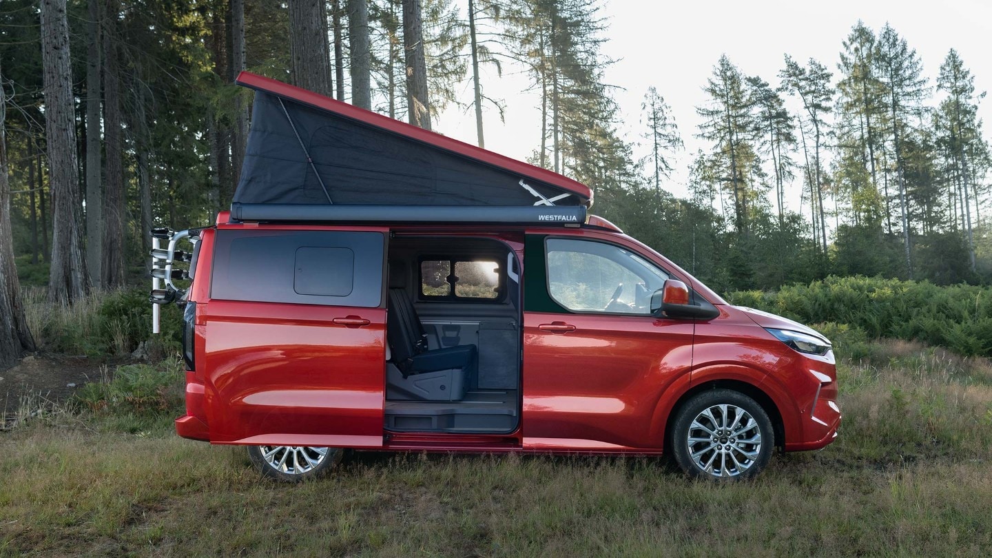 ford eu transit_custom_Nugget_3_Ext_Side_Profile_Doors_Open_Roof_Up_0030_2160x1215_gtso